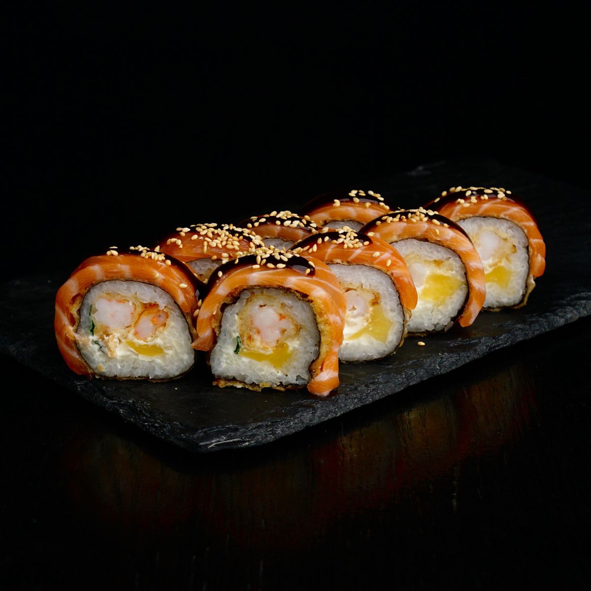 Рол темпура з лососем